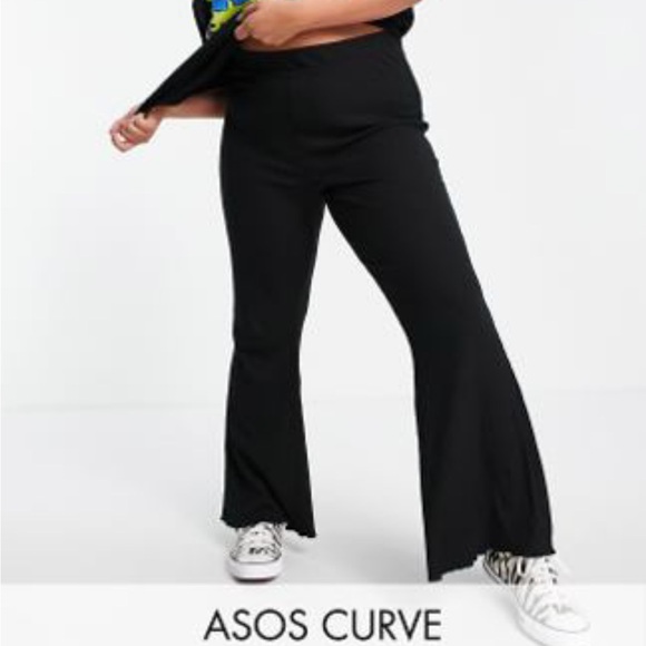 Black ribbed flare pants with lettuce hem - Picture 3 of 3
